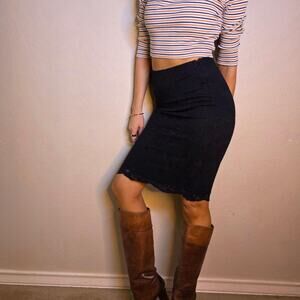 Vintage inspired sleek lace pencil